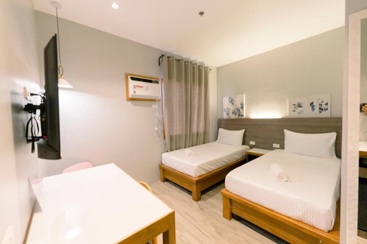 Madonna Hometel And Suites New Pandan Panabo 外观 照片