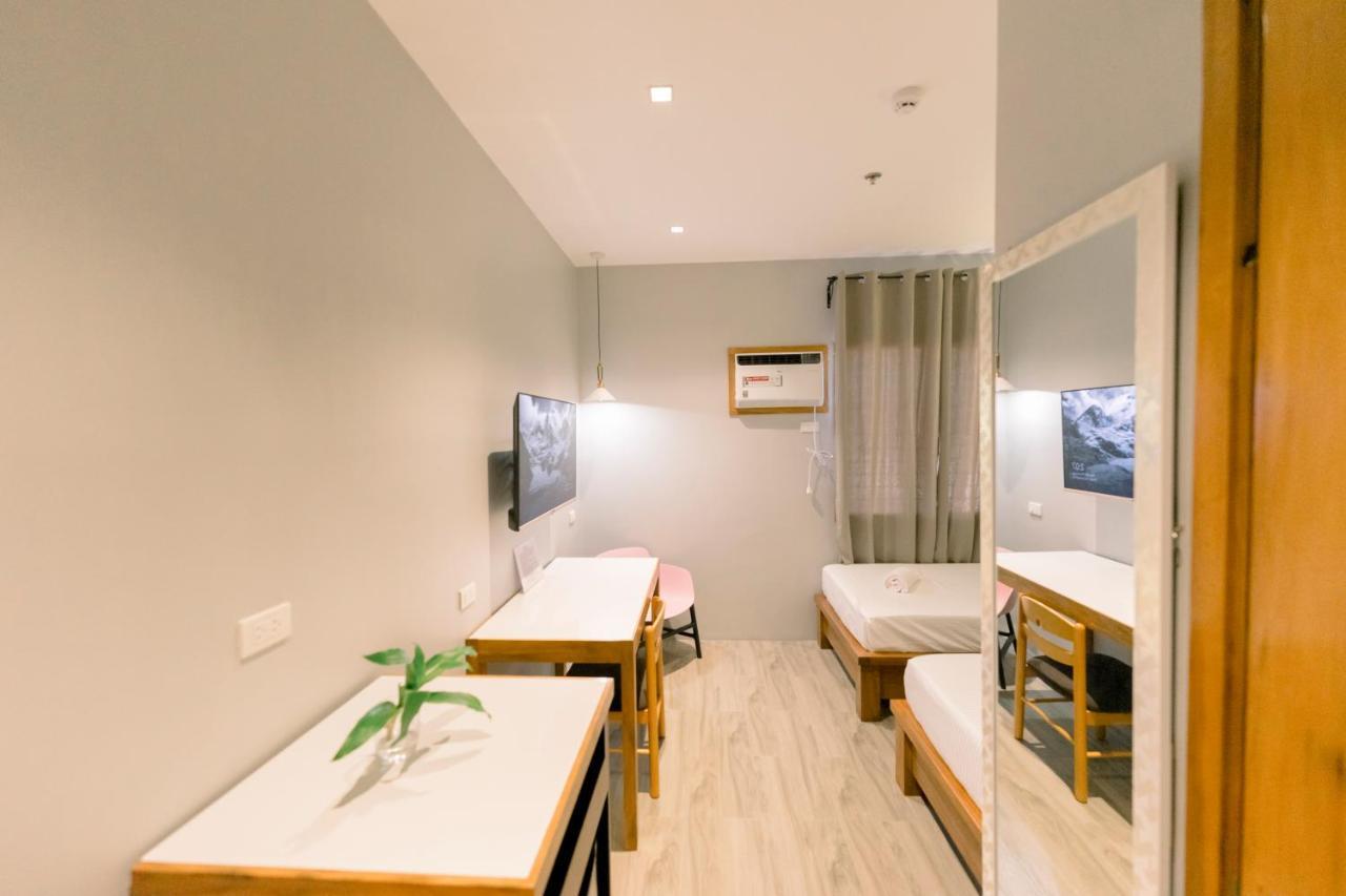 Madonna Hometel And Suites New Pandan Panabo 外观 照片